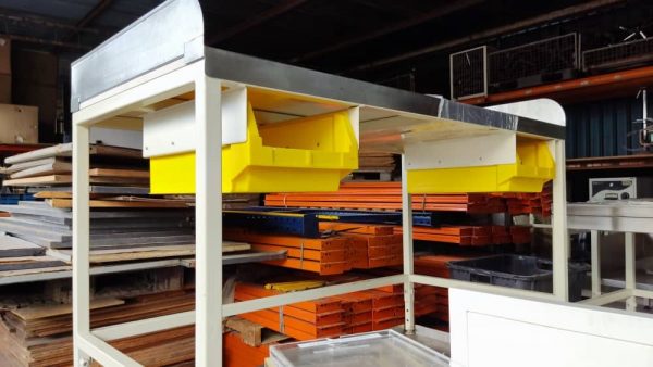 Top S/Steel Shelving + 2 Plastic Tray